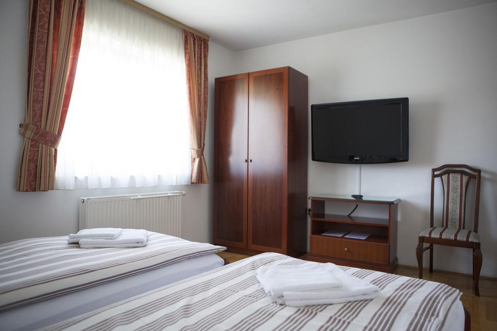 Villa Mali Raj Zagrzeb Zewnętrze zdjęcie